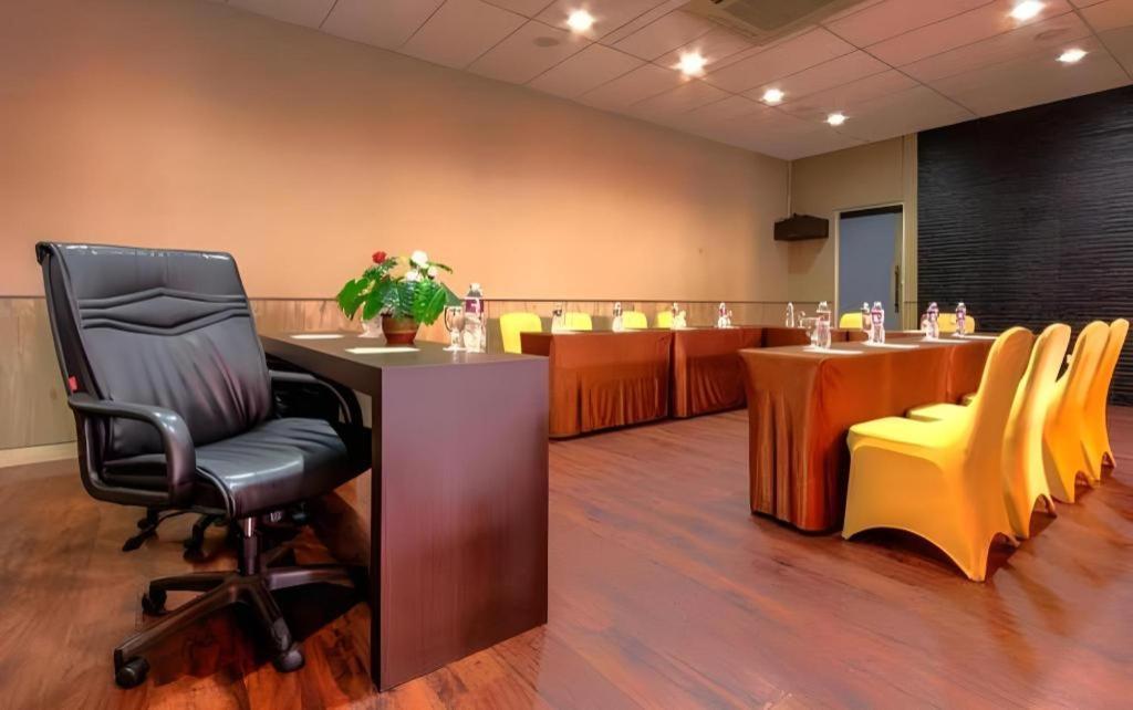 Plan B Hotel Padang  Luaran gambar