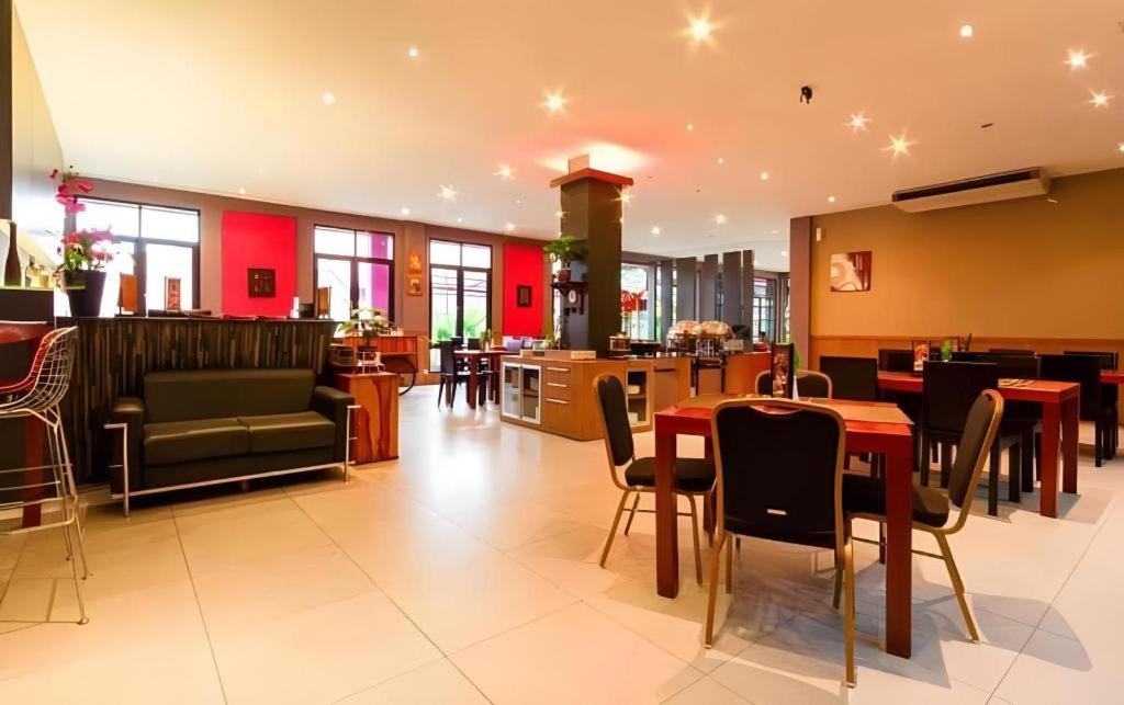 Plan B Hotel Padang  Luaran gambar
